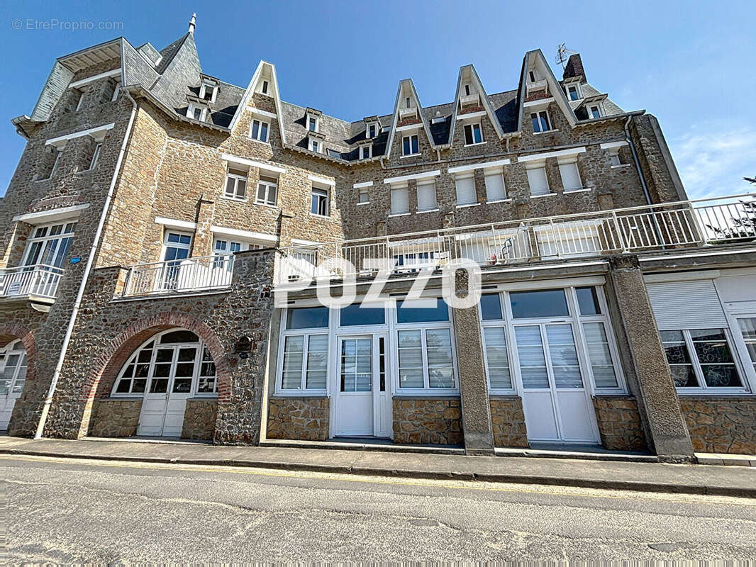 Appartement à CAROLLES