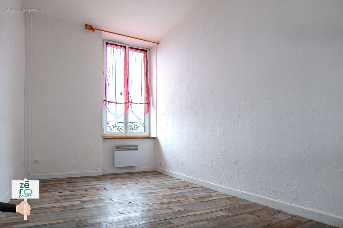 Maison à CHAMPAGNE-LES-MARAIS