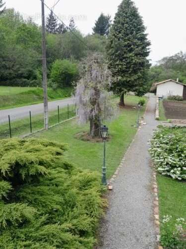 Maison à MONTROLLET