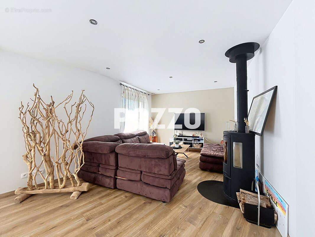 Maison à SAINT-SAUVEUR-LA-POMMERAYE