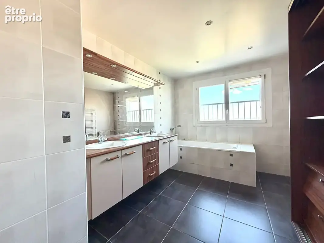 Appartement Saint Etienne 6 pièce(s) 154 m2 - photo 8