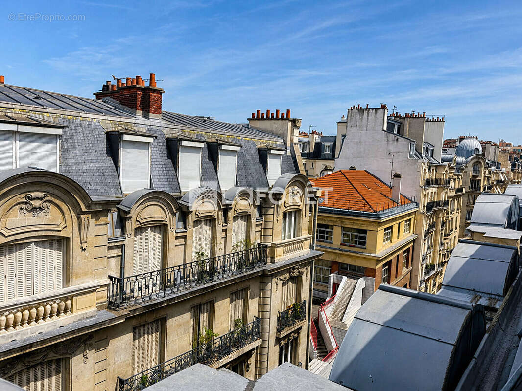 Appartement à PARIS-17E
