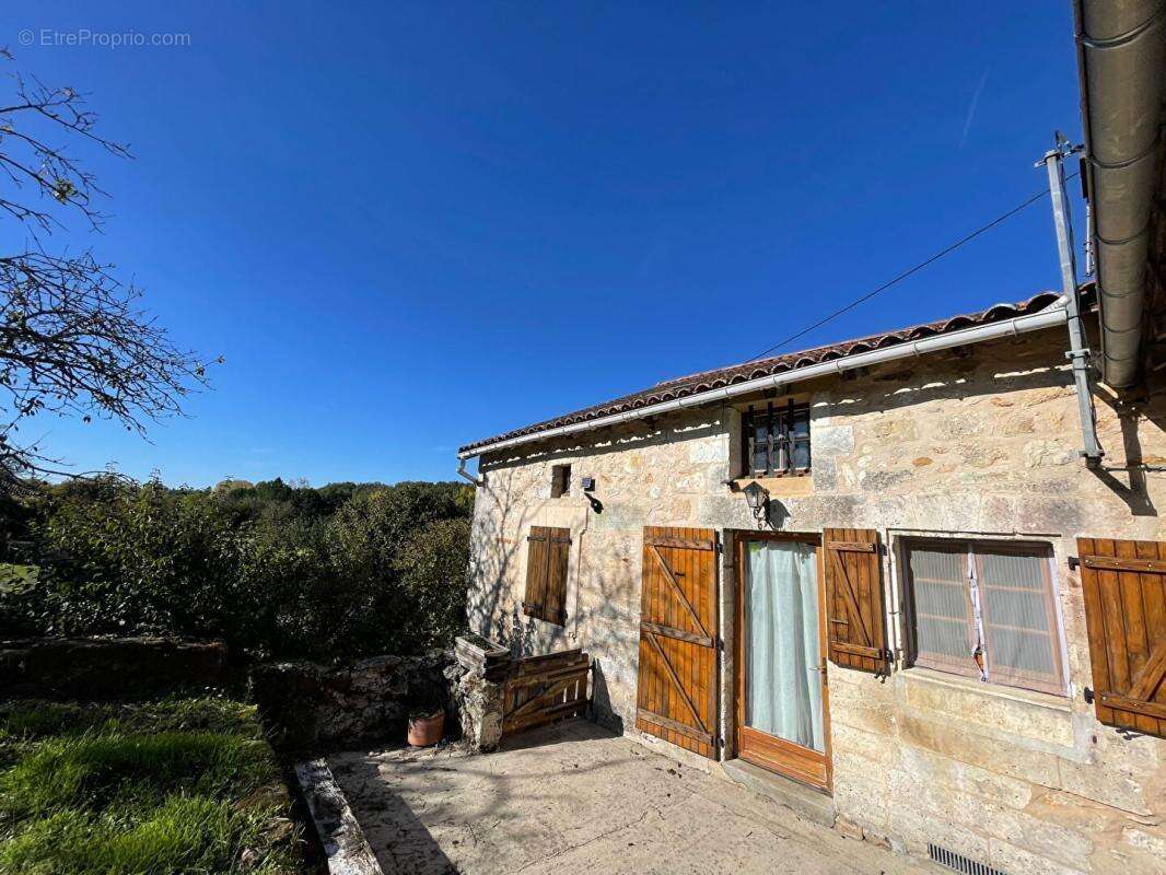 Maison en pierre  4 pièce(s) 88 m2 - photo 2