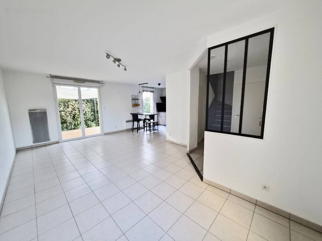 Maison à MONDONVILLE