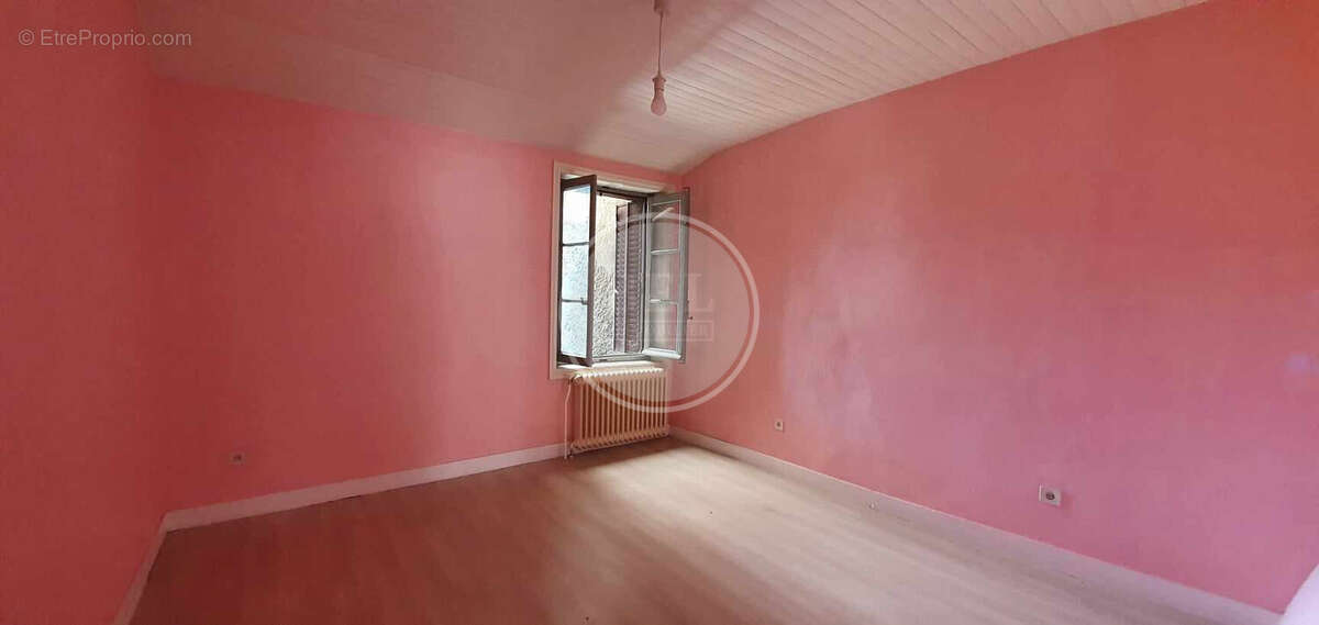 Appartement à SAINTE-FOY-L'ARGENTIERE