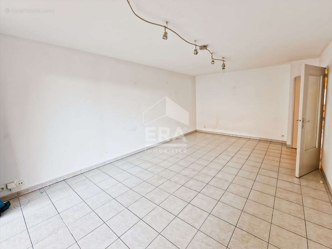 Appartement à MOUANS-SARTOUX