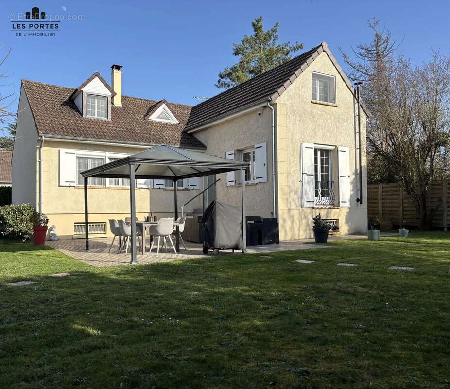 Maison à VAYRES-SUR-ESSONNE