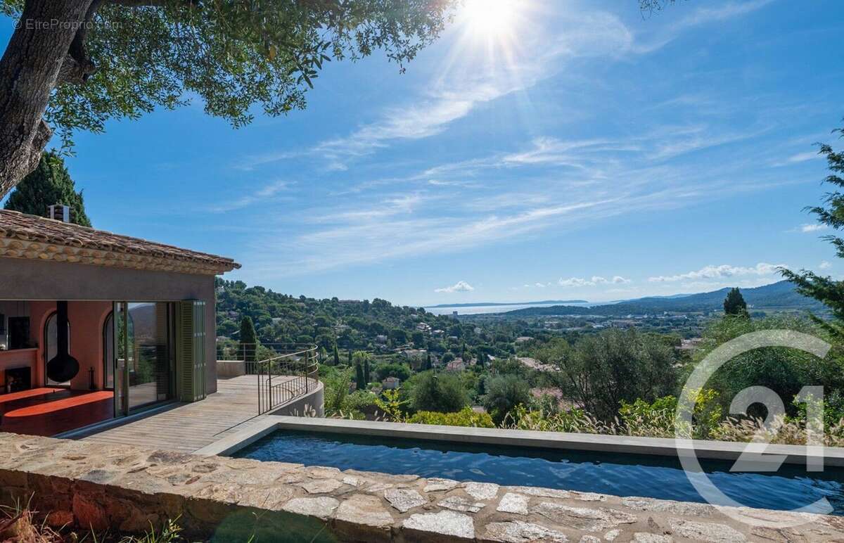 Maison à BORMES-LES-MIMOSAS