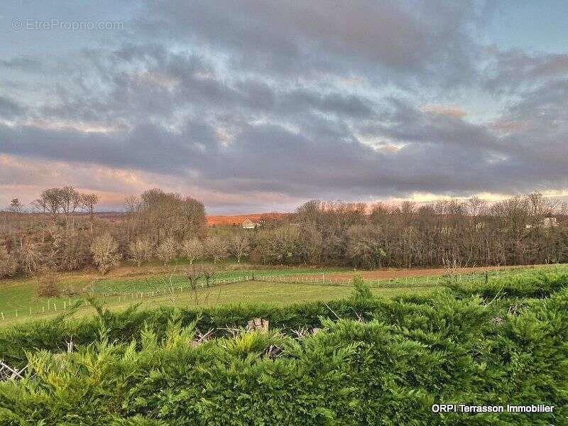 Maison à SALIGNAC-EYVIGUES