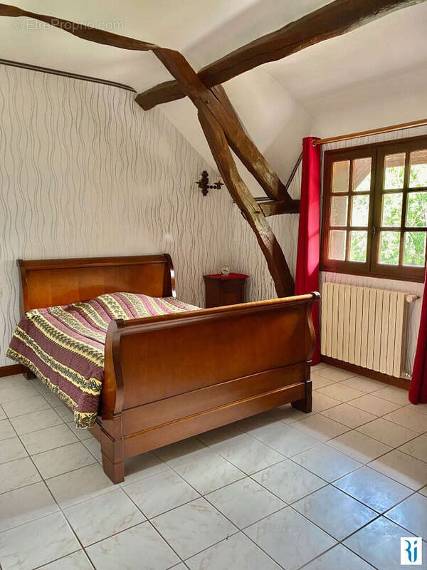 Maison à SAINT-LEGER-DU-BOURG-DENIS