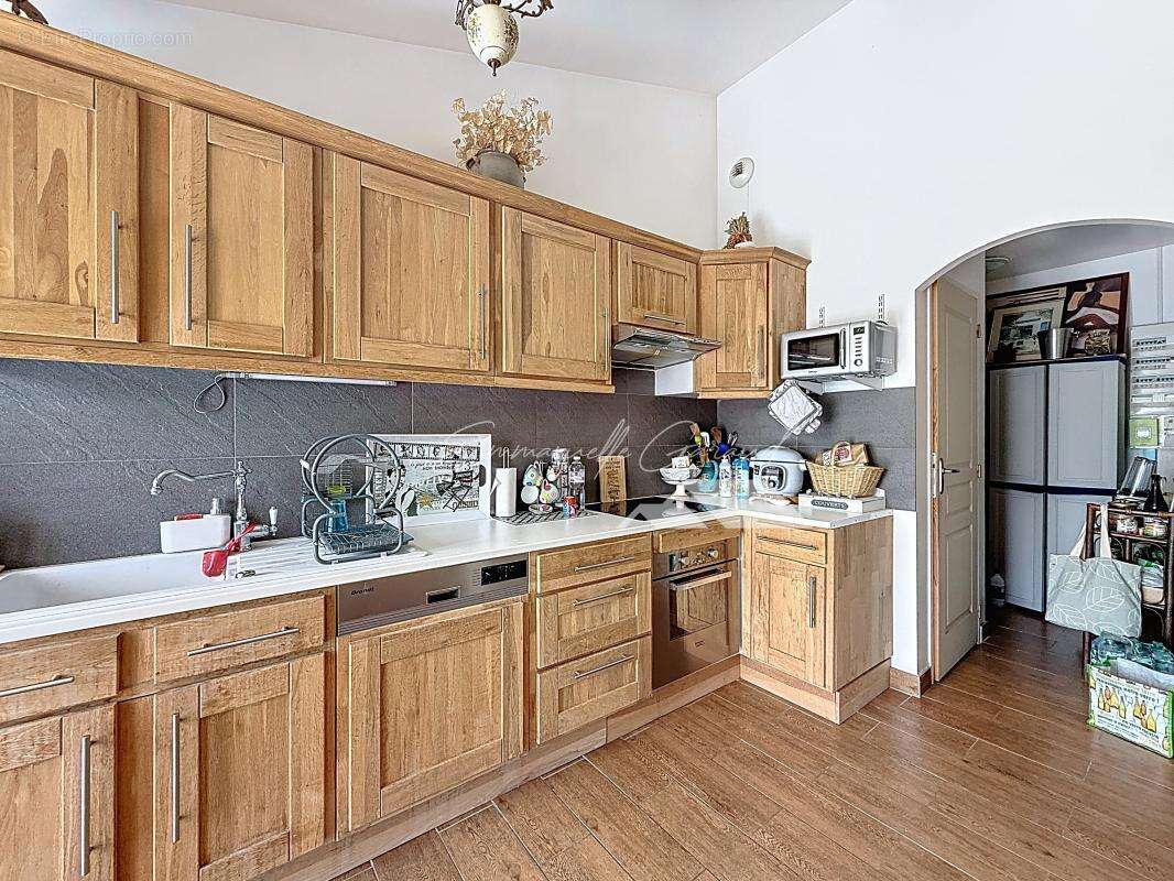 Maison à SAINTE-EULALIE-DE-CERNON