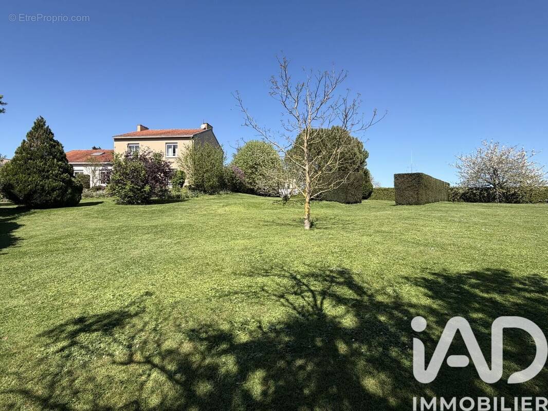 Photo 1 - Maison à LA CHATAIGNERAIE