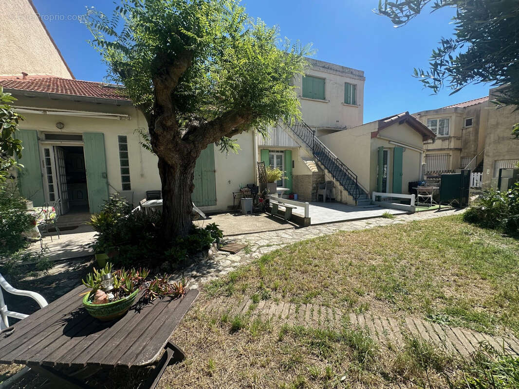 Appartement à MAUGUIO