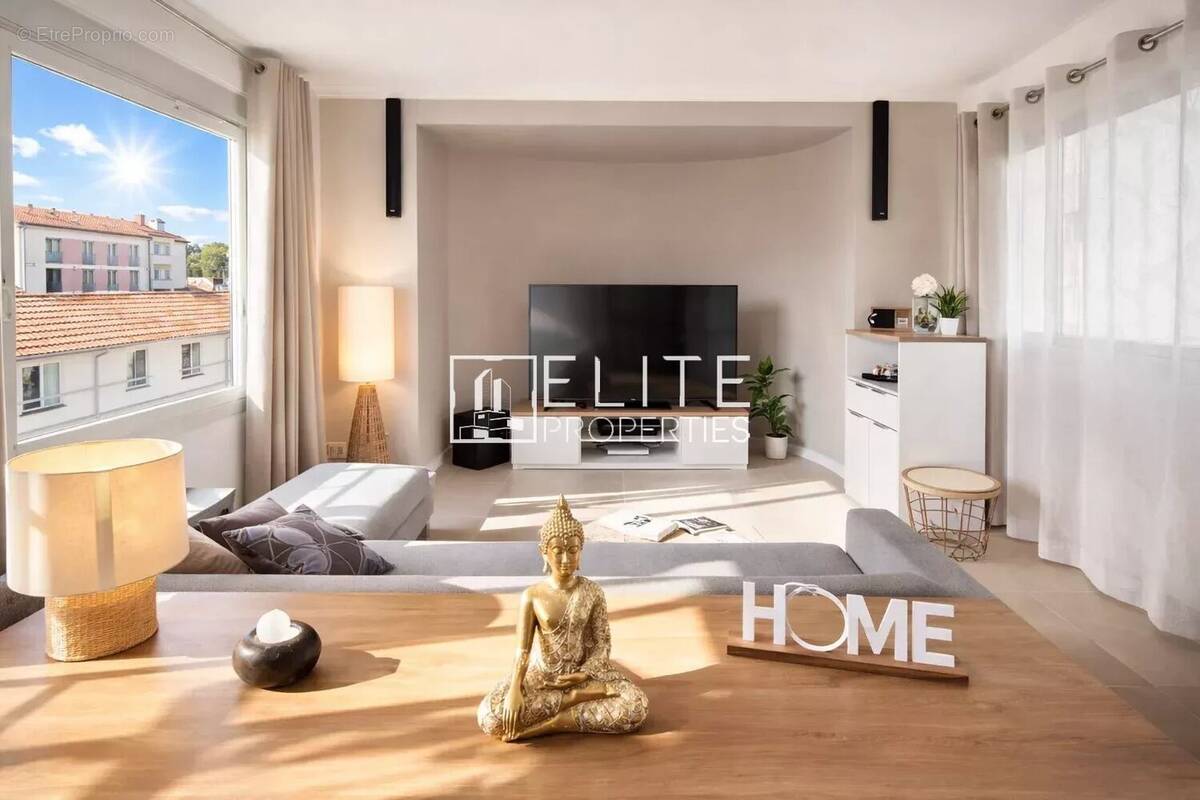 Appartement à VALLAURIS