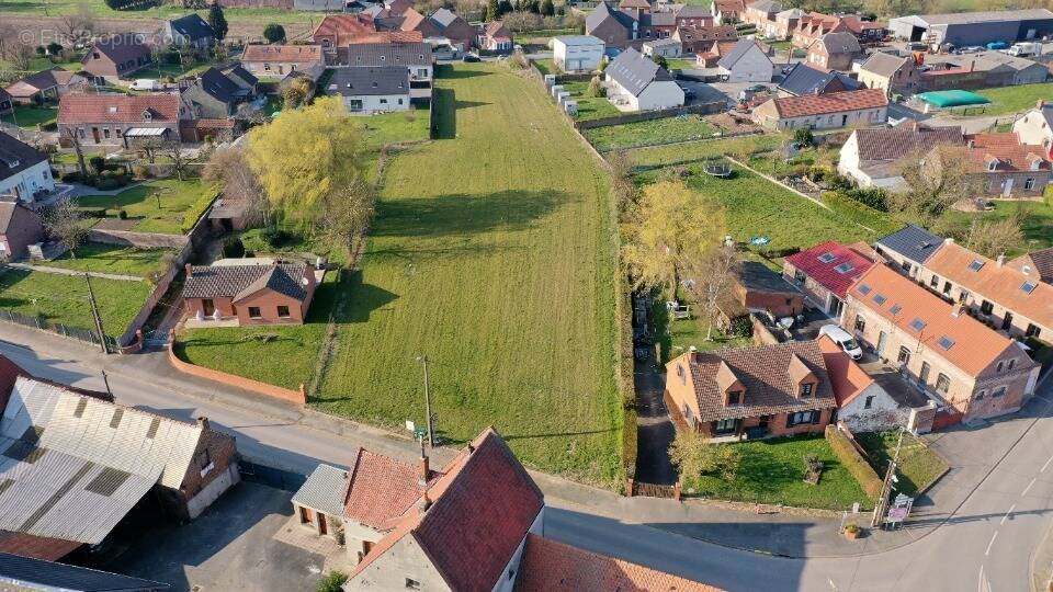 Terrain à CUVILLERS
