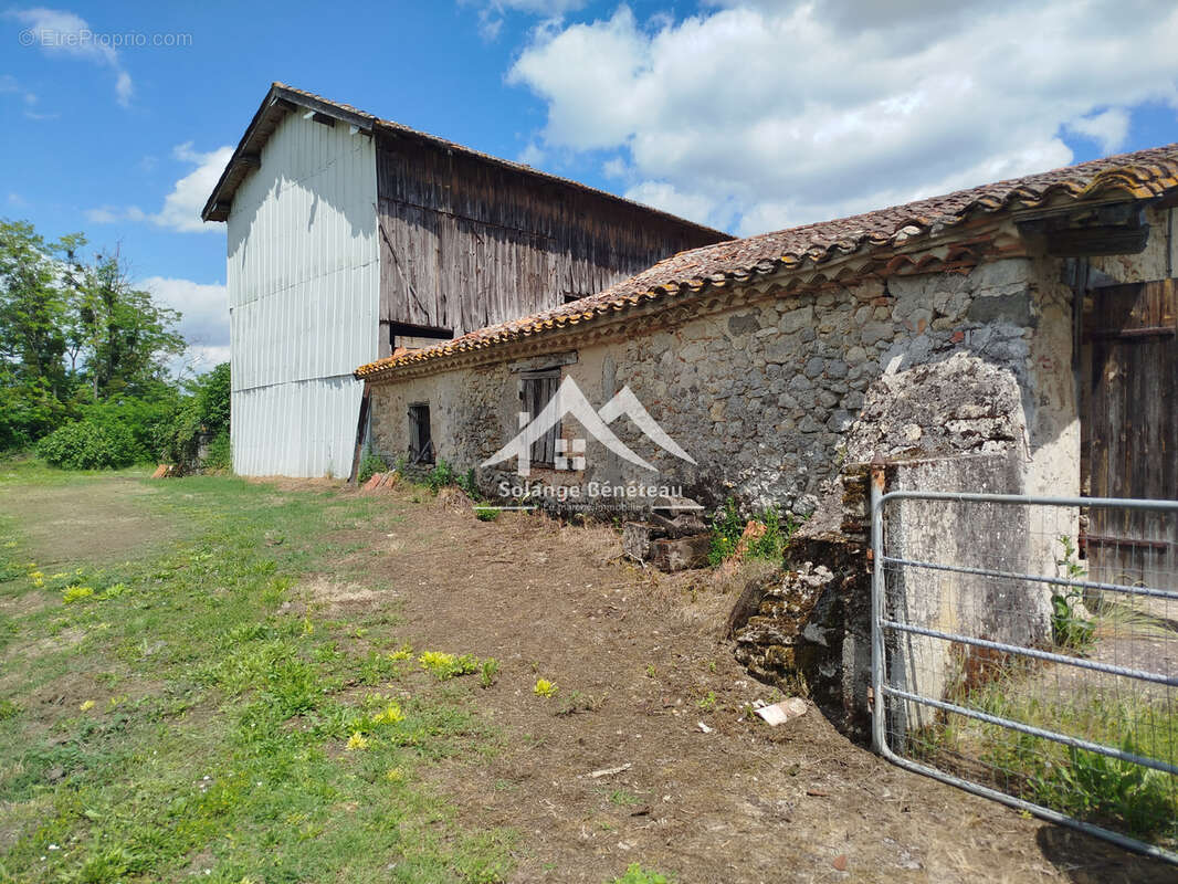 Maison à GREZET-CAVAGNAN