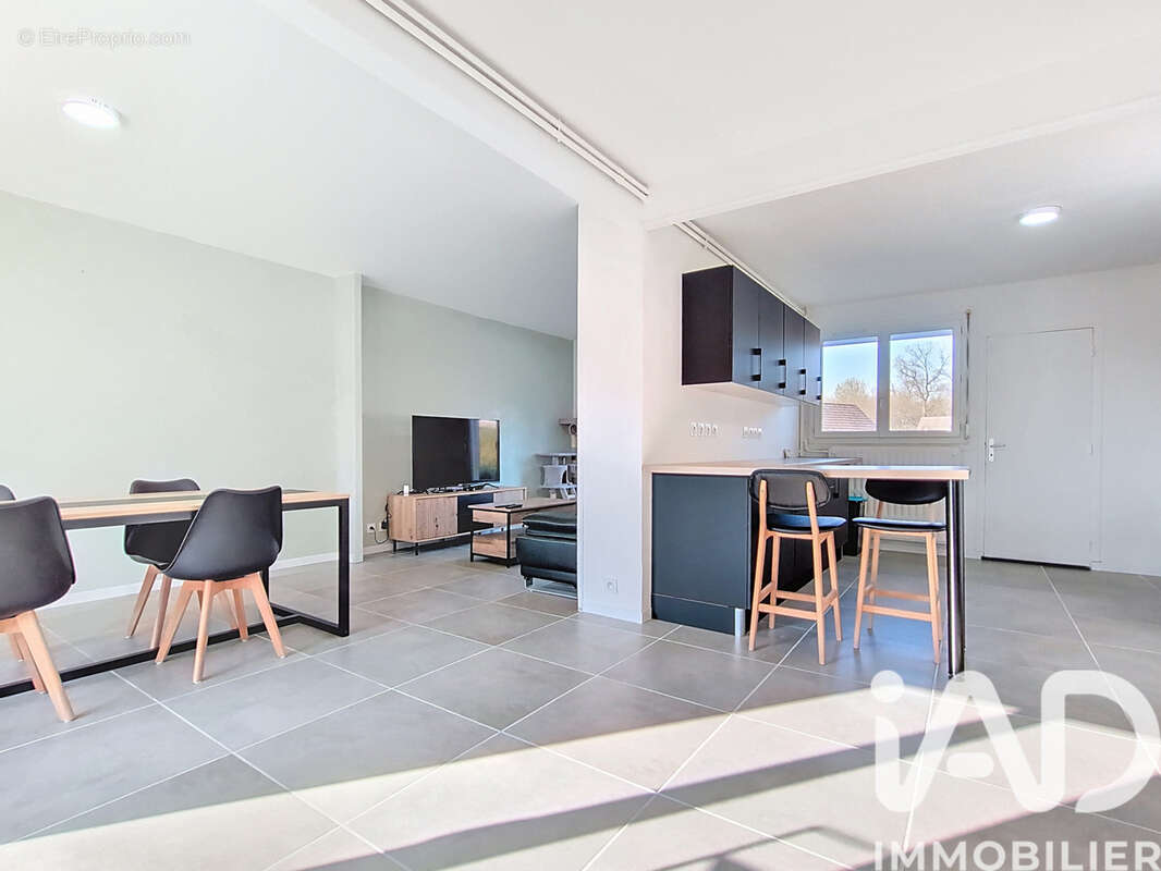 Photo 3 - Maison à NEUILLY-SAINT-FRONT