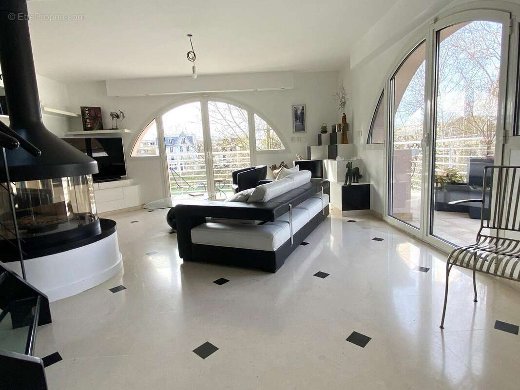 Maison à CHENNEVIERES-SUR-MARNE