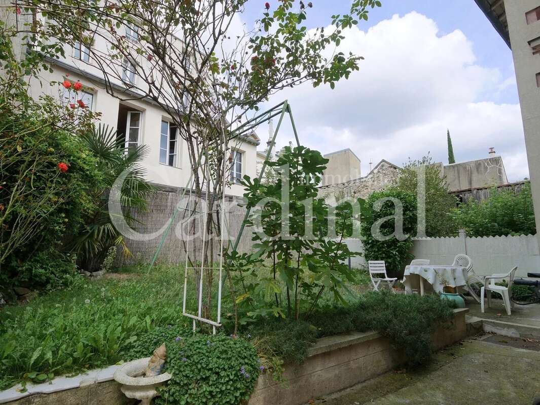 Appartement à VILLE-D&#039;AVRAY