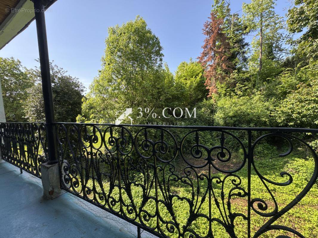 3%COM  Très bel appartement F4 avec 3 chambres - balcon et 2 - photo 5