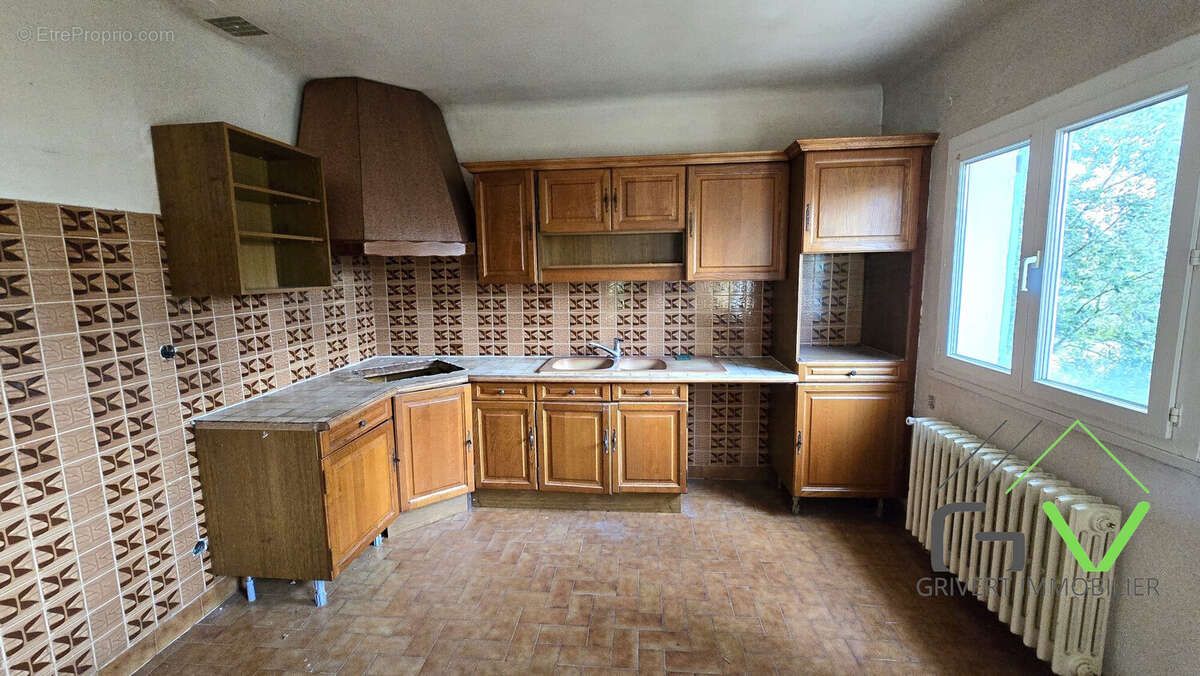 Cuisine - Maison à LANGLADE