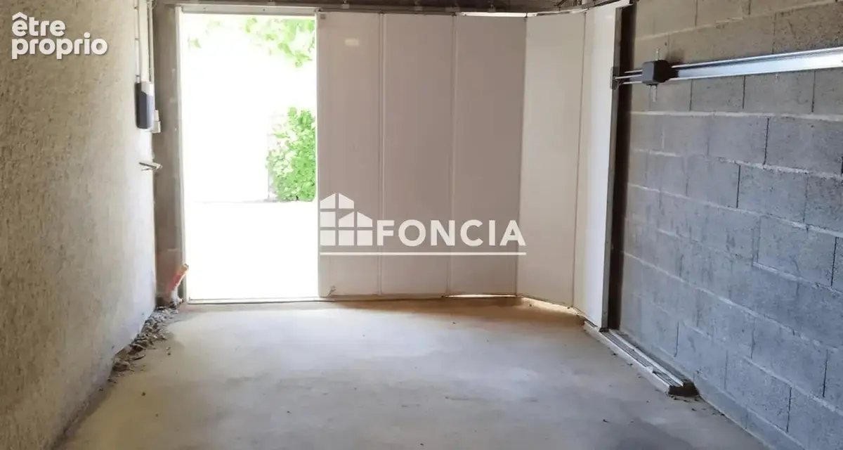 Maison de plain-pied avec  2300 m² de terrain - saint-martin-des-noyers – à proximité du bourg - photo 9