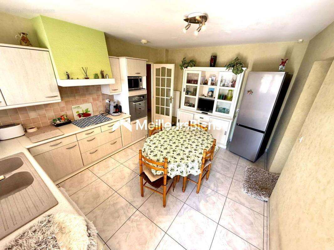 Maison à SAINT-ESTEVE