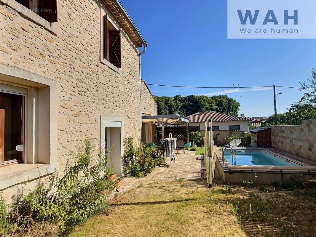 Maison de village - jardin avec piscine et grange attenante - restinclières (34160) - photo 10