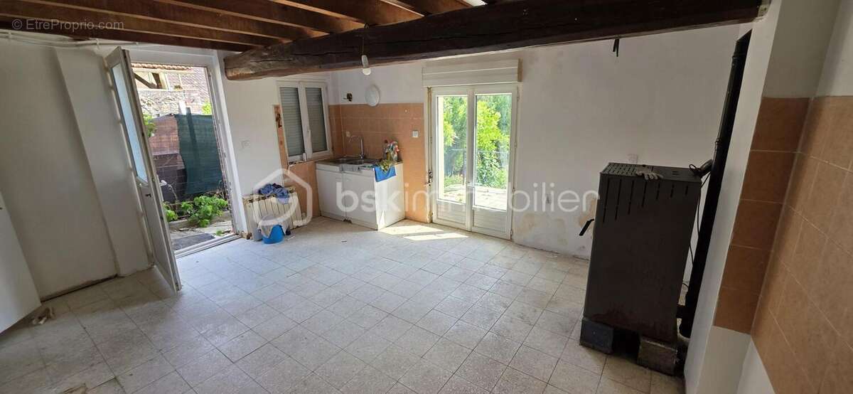 Maison ancienne avec fort potentiel et un terrain constructible - photo 4