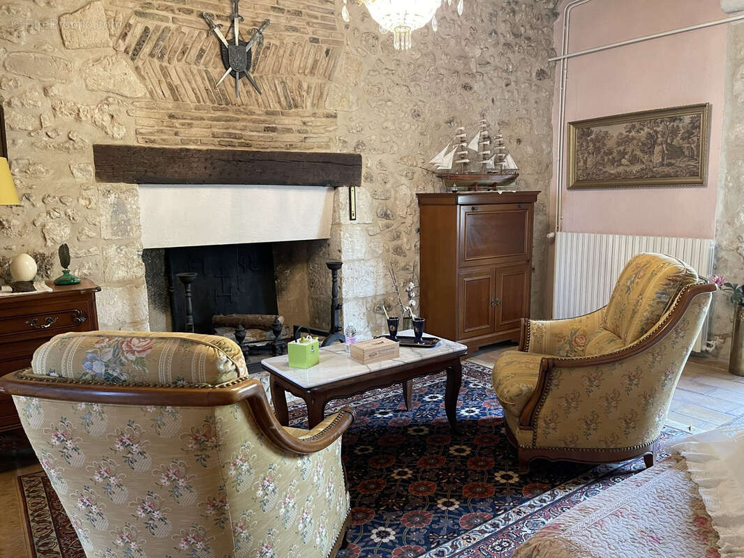 Maison à SAINT-CREPIN-D'AUBEROCHE