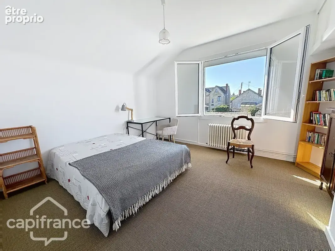 Dpt Deux Sèvres (79), à vendre THOUARS maison P7 de 196 m² - Terrain de 475,00 m² - photo 10