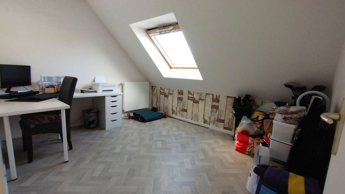 Maison à vendre 5 pièces COMBRIT (29) commerces à pied - photo 8