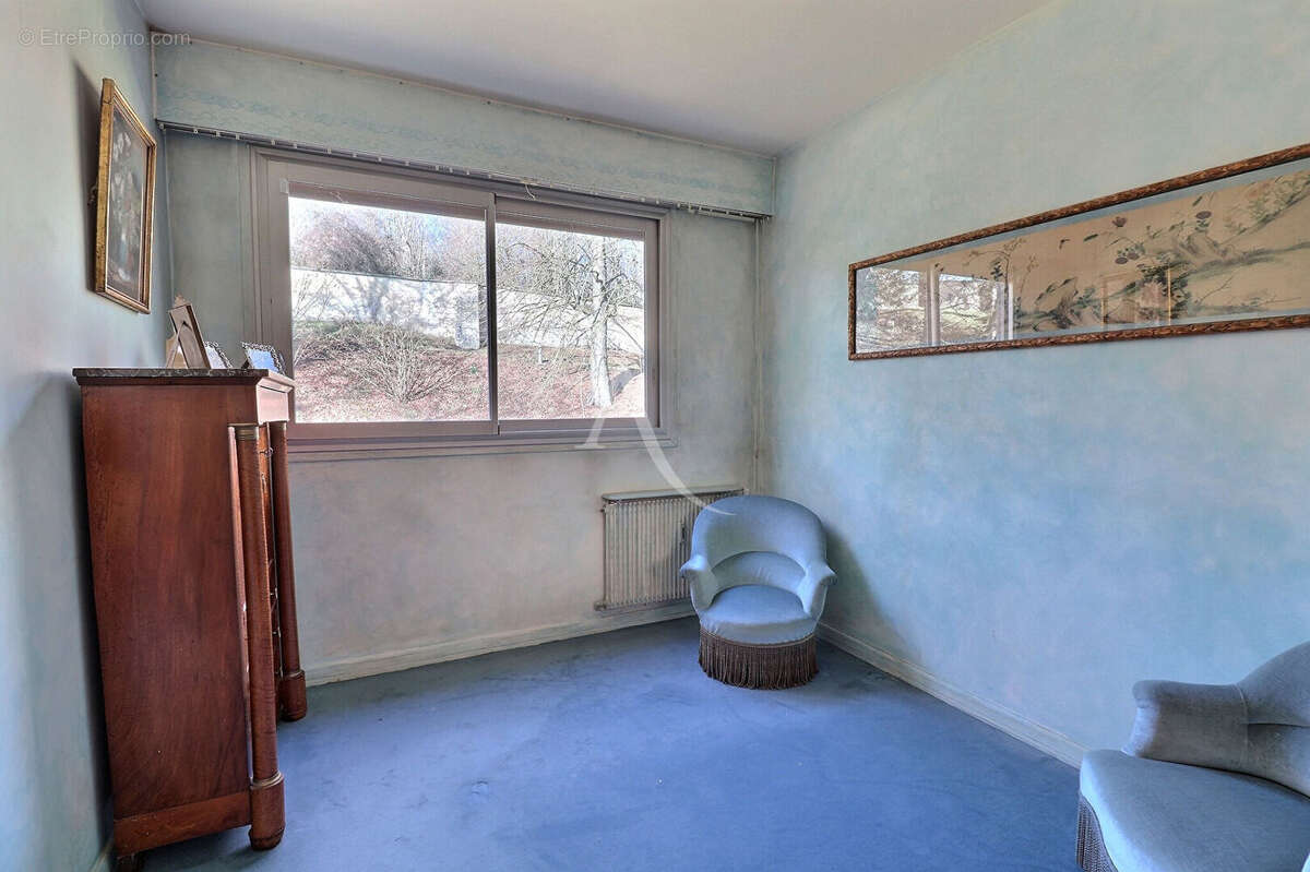 Appartement à LE MESNIL-LE-ROI