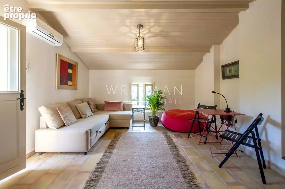 Co Exclusive À vendre près de Valbonne - Domaine de 3 logements - photo 23