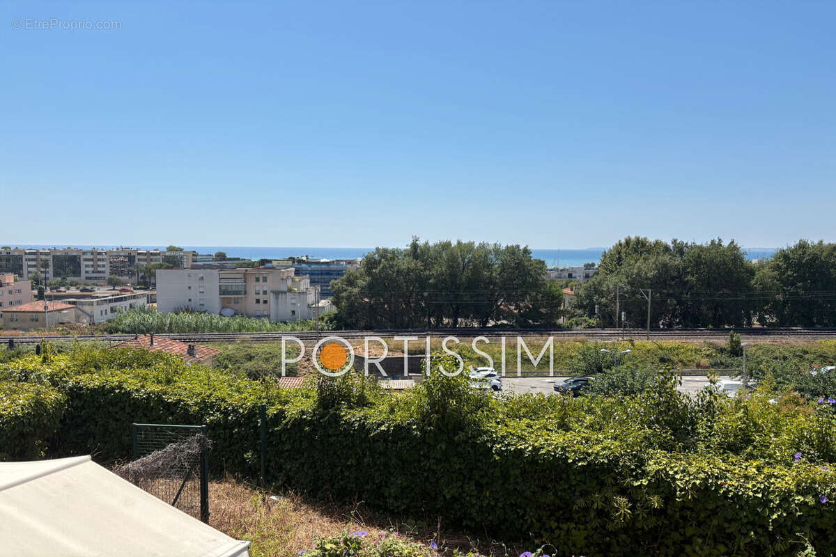 Appartement 30 m² à Saint-Laurent-Du-Var  - photo 2