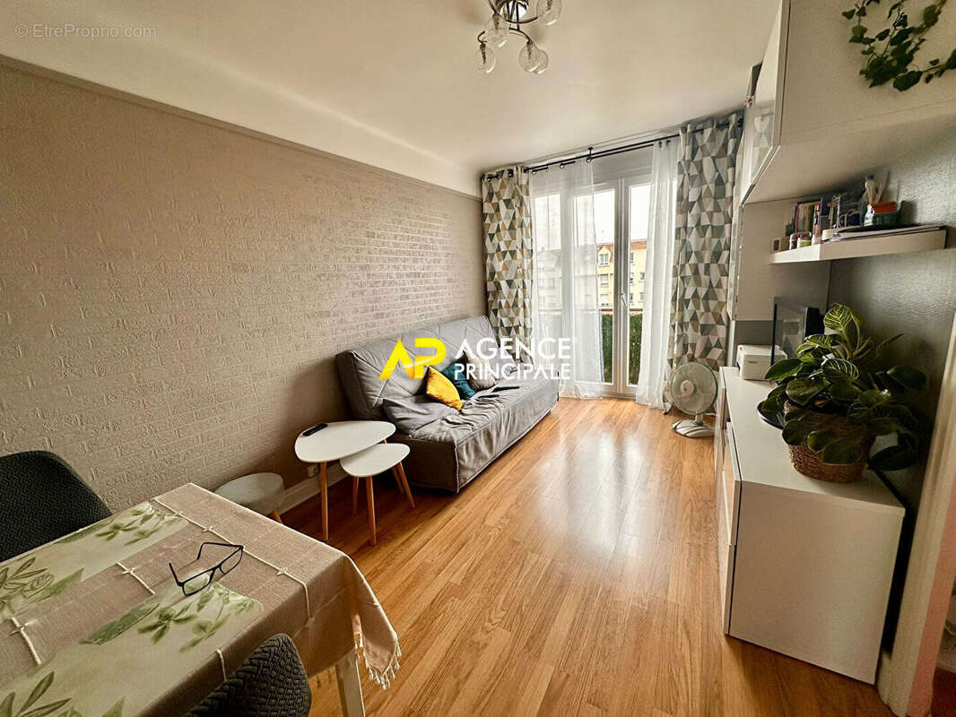 Appartement à SARTROUVILLE