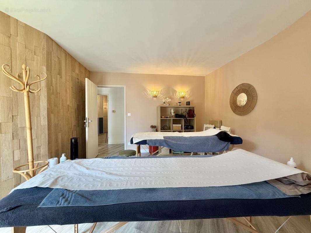 Dijon Bourroches – T4 en rez-de-jardin avec double potentiel : cabinet professionnel ou habitation - photo 6