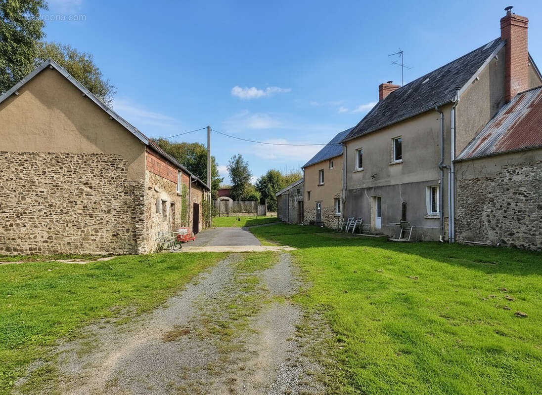 Maison à LA FEUILLIE