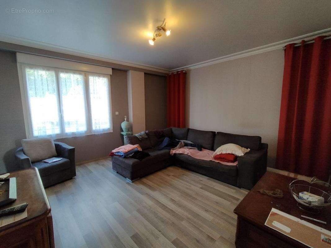 Maison à VILLAINES-LA-JUHEL