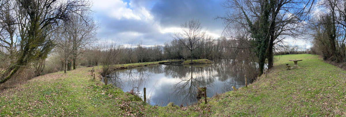 Terrain à POUZAUGES