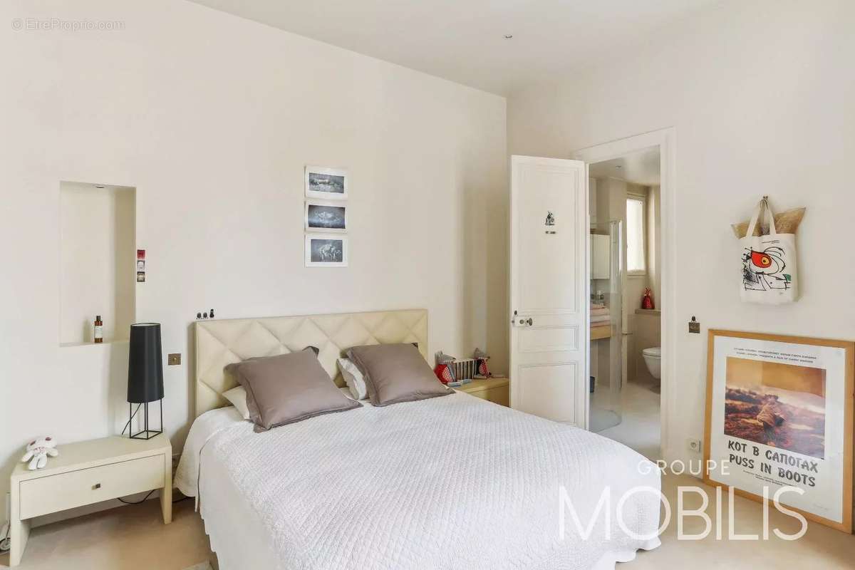 Appartement à PARIS-8E