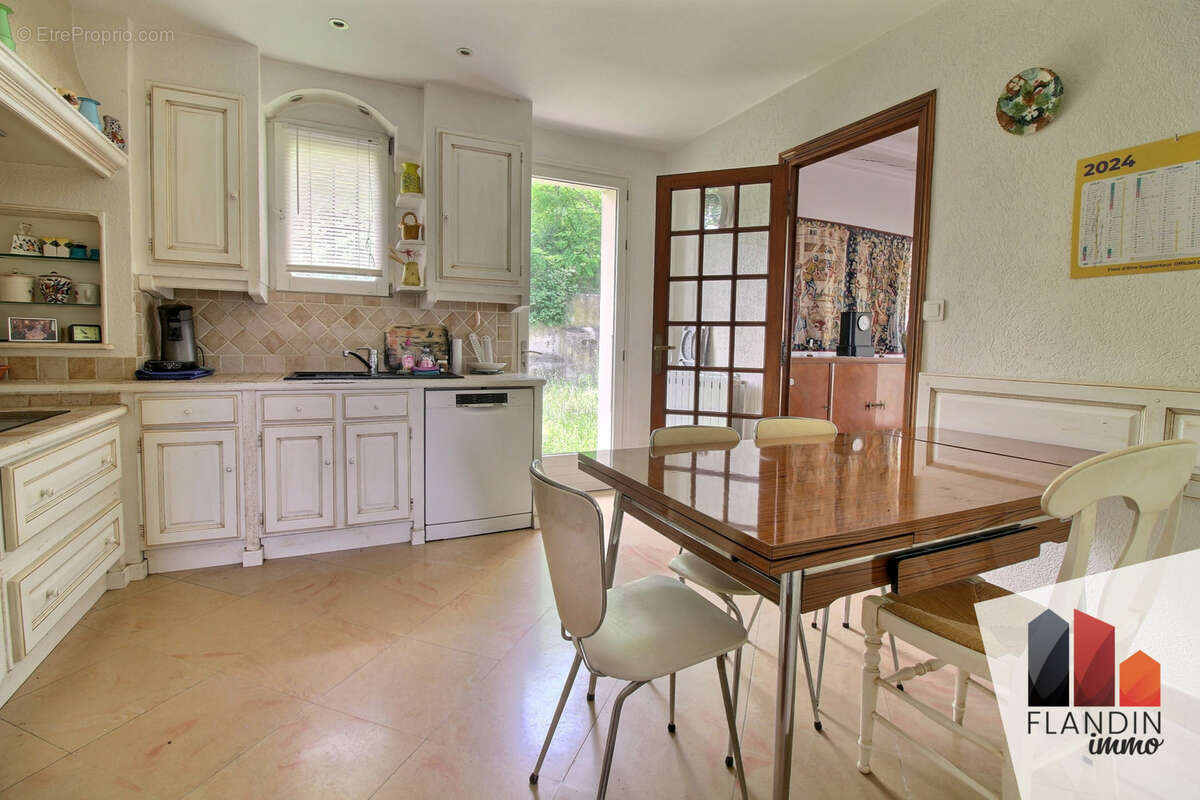 Maison à SAINT-GENIS-LAVAL