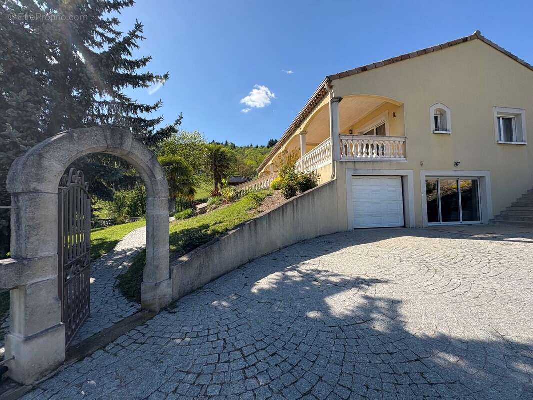 Maison à VILLEVOCANCE