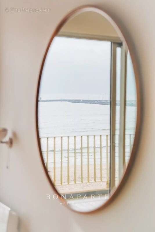 Face mer/ dernier etage/ 3 chambres/ terrasse/ parkings - photo 9