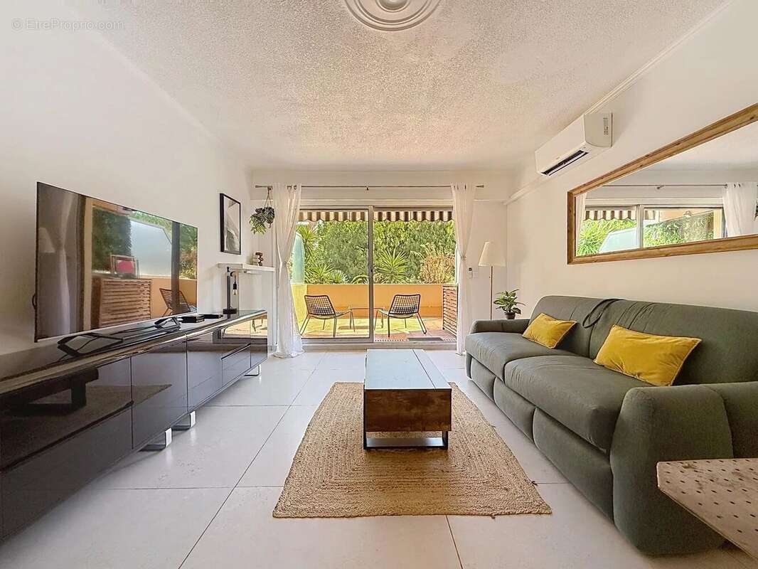 Nice Ouest - Studio rénové avec terrasse - idéal investissement locatif - photo 4