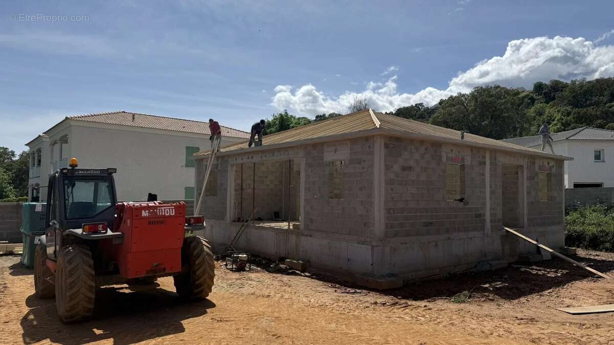 Maison à SANTA-LUCIA-DI-MORIANI