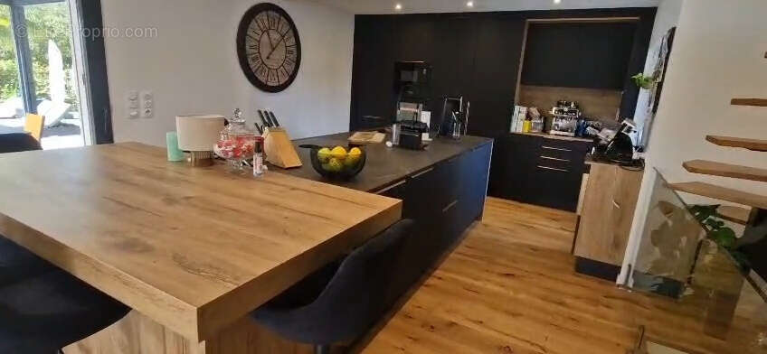 Maison à CHENS-SUR-LEMAN