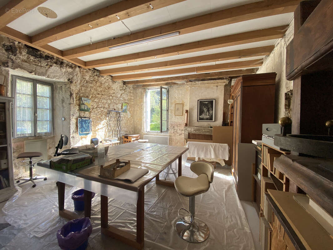 Maison à PUYMOYEN