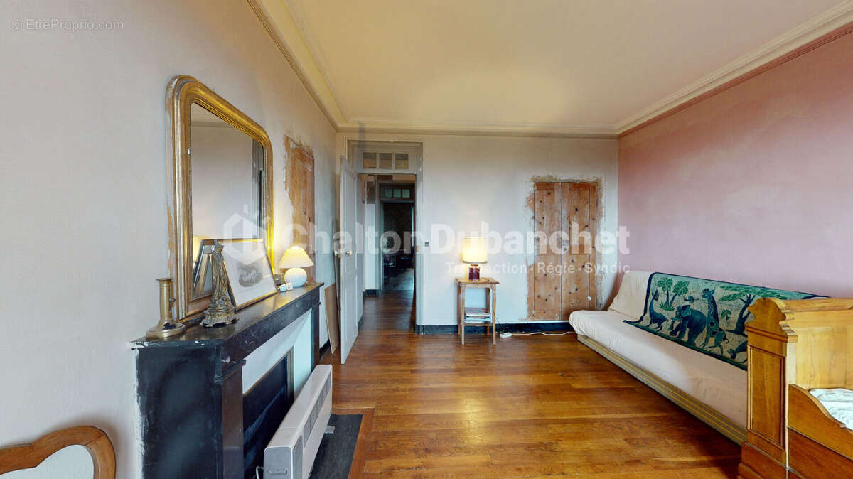 Maison à SAINT-PRIEST-LA-ROCHE