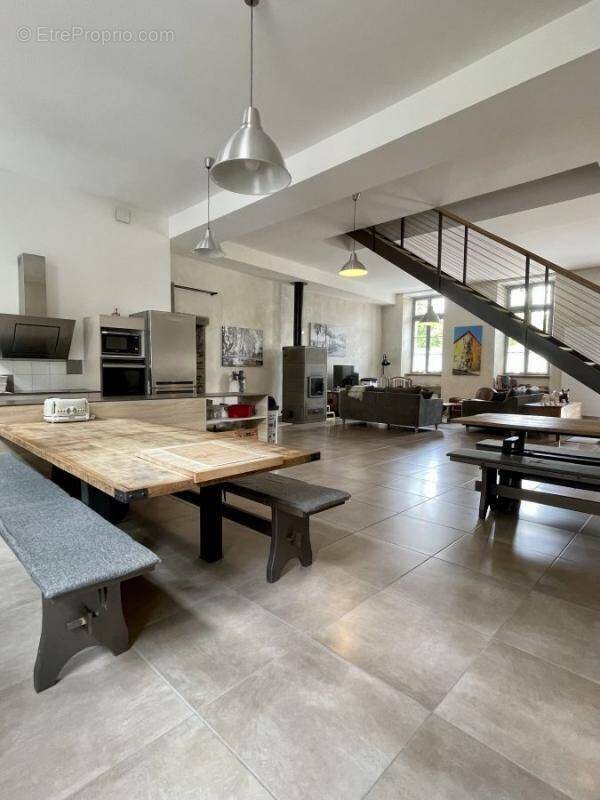 Maison à CASTELNAU-MONTRATIER